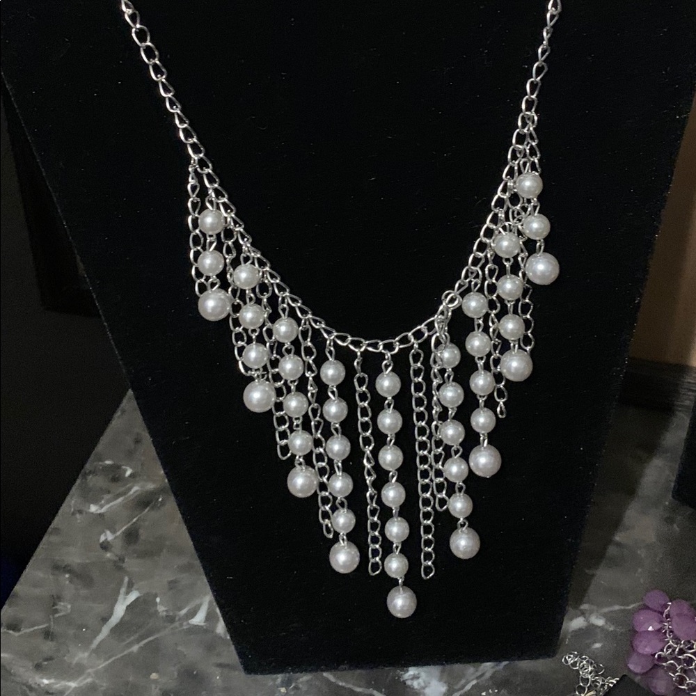 New never worn beautiful jewelry.